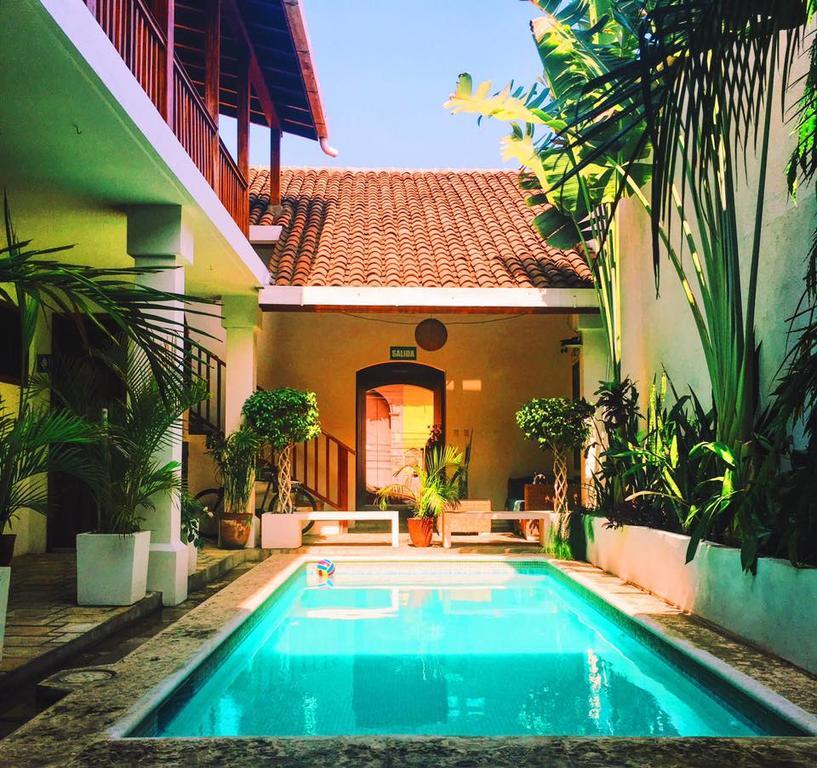 Hotel Azul Leon Exterior photo